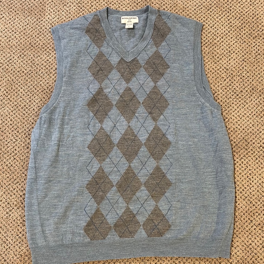 Banana Republic Gray V-Neck Sweater